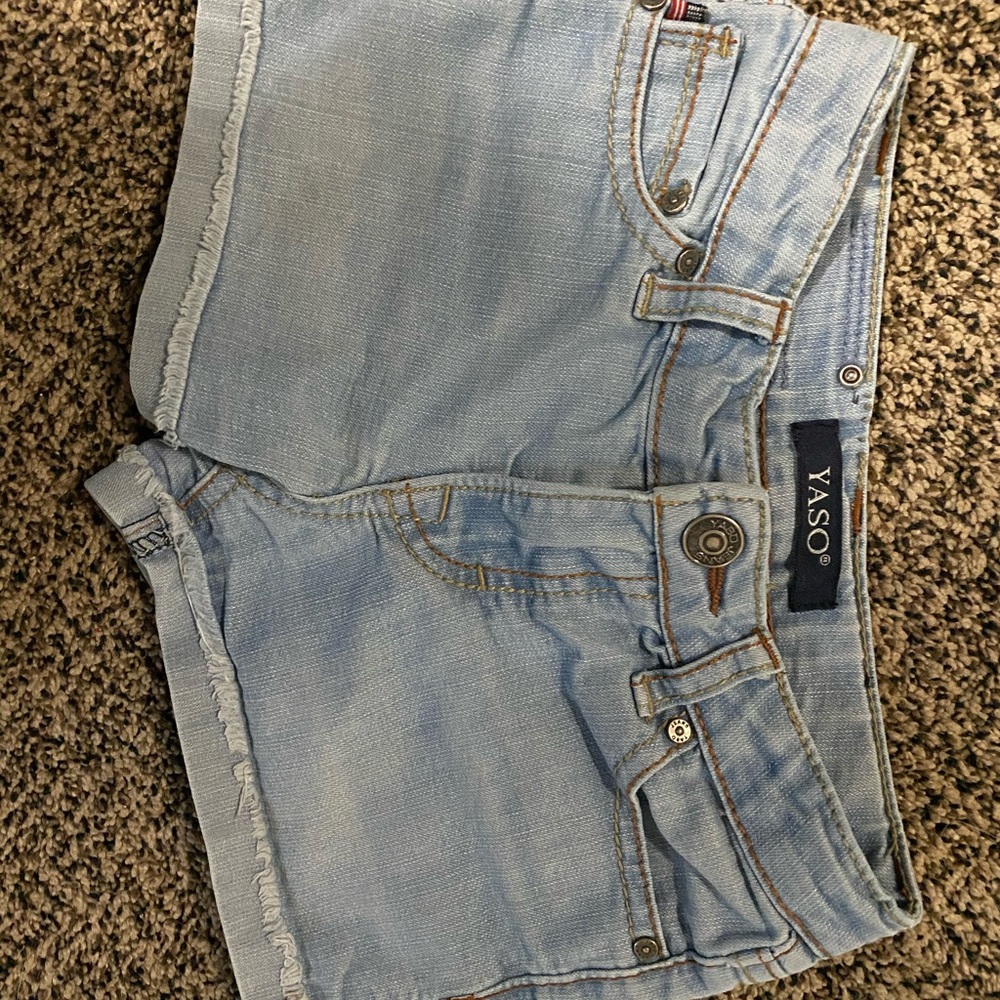 Size 6 Yaso Jean Shorts